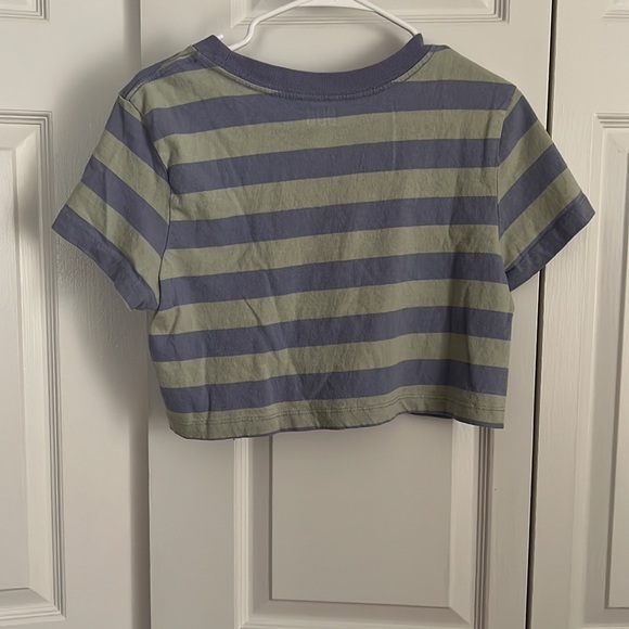 Light green and light purple cropped BDG tee. - Picture 2 of 3